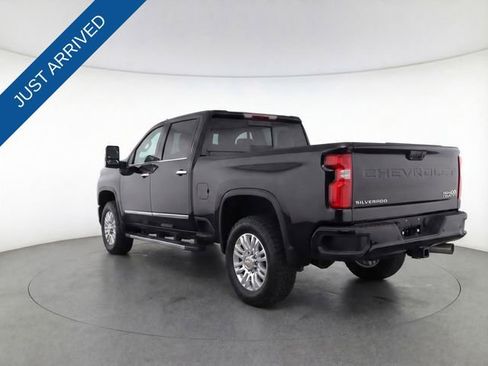 Used 2024 Chevrolet Silverado 3500 High Country w/ High Country Premium Package image 7