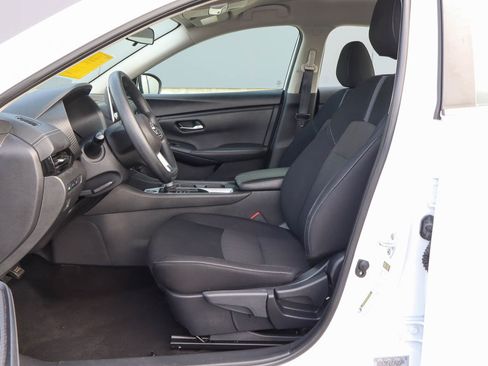Used 2024 Nissan Sentra SV FWD image 7