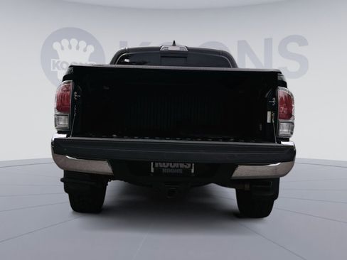 Used 2023 Toyota Tacoma TRD Off-Road AWD/4WD image 43