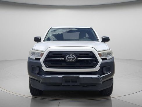 Used 2019 Toyota Tacoma SR AWD/4WD image 5