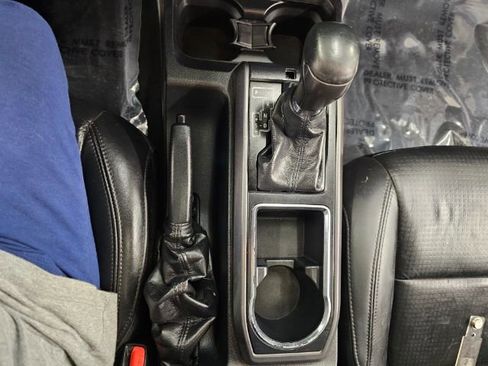 Used 2019 Toyota Tacoma TRD Off-Road image 23