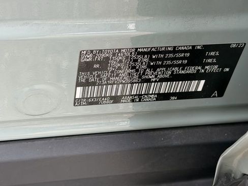 Used 2023 Toyota RAV4 XLE Premium AWD/4WD image 18