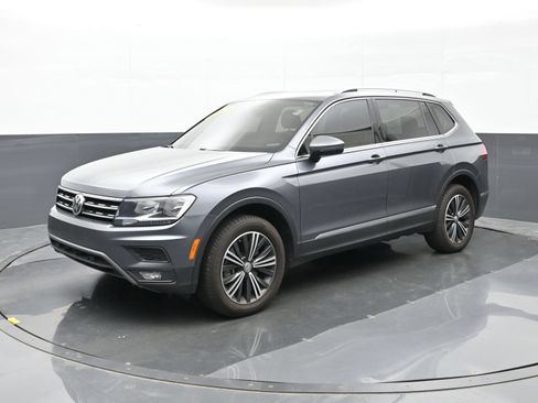 Used 2019 Volkswagen Tiguan SEL w/ 3rd Row Seat Package AWD/4WD image 8