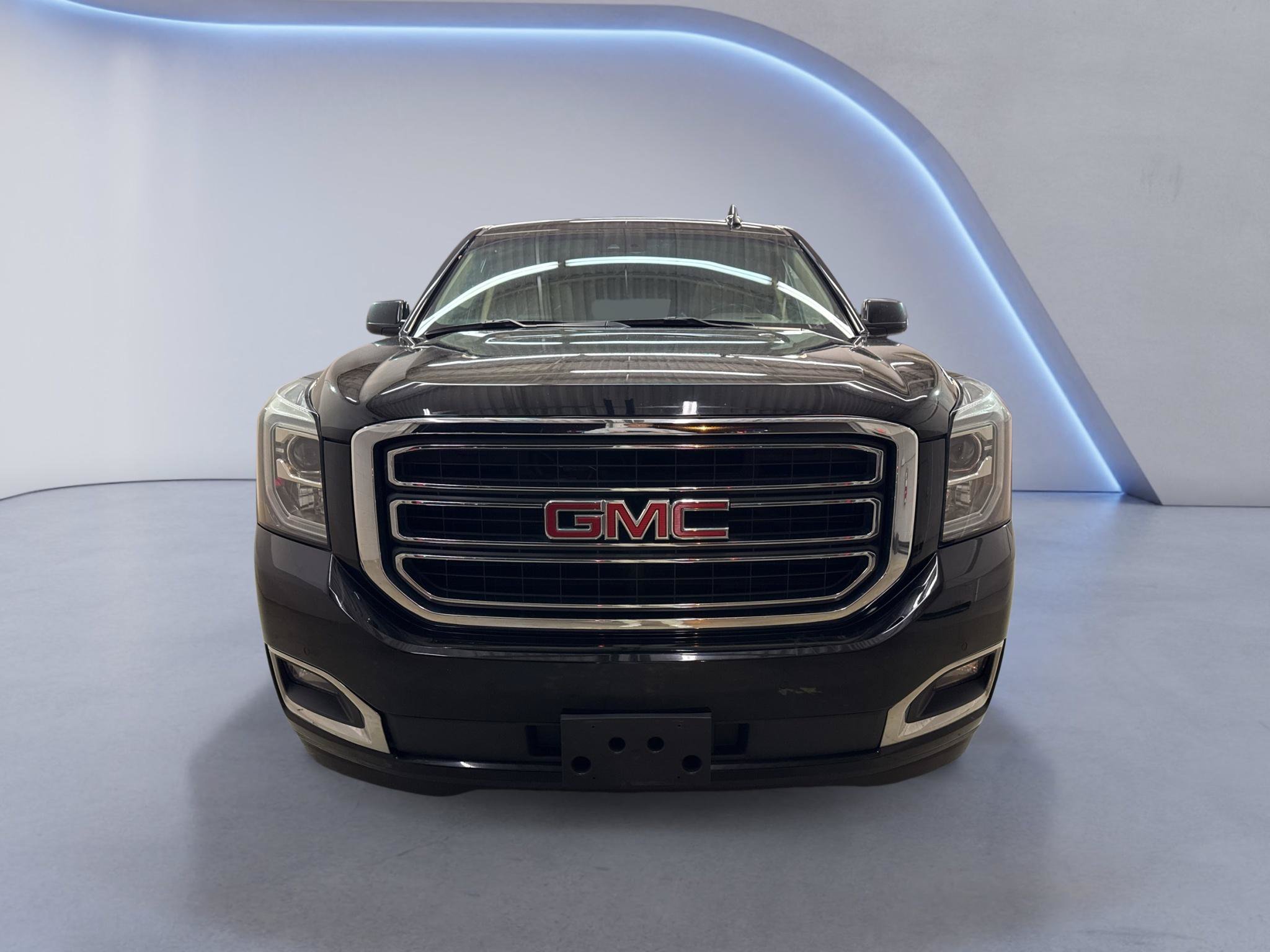 Used 2019 GMC Yukon XL SLT w/ Open Road Package AWD/4WD image 2