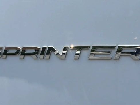Used 2021 Mercedes-Benz Sprinter 2500 image 32