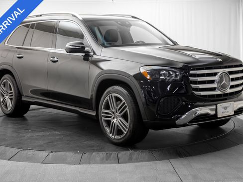 Used 2025 Mercedes-Benz GLS 450 4MATIC image 9
