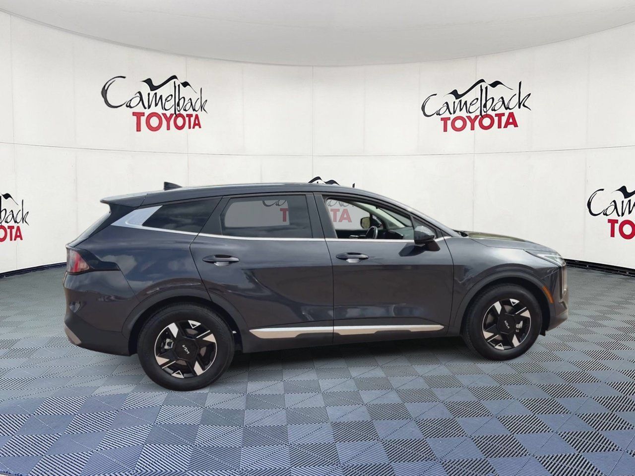 Used 2026 Kia Sportage LX FWD image 4