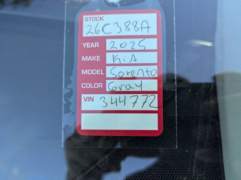 Certified 2025 Kia Sorento S w/ Panoramic Sunroof Package image 10