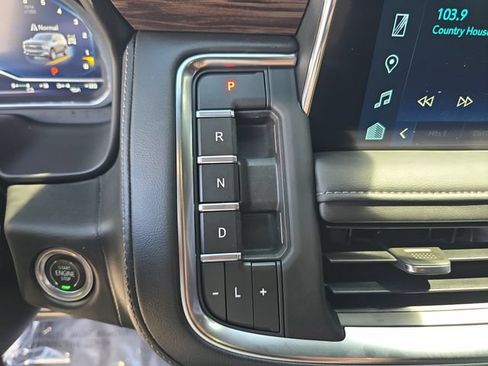 Certified 2023 Chevrolet Tahoe Z71 w/ Luxury Package AWD/4WD image 25