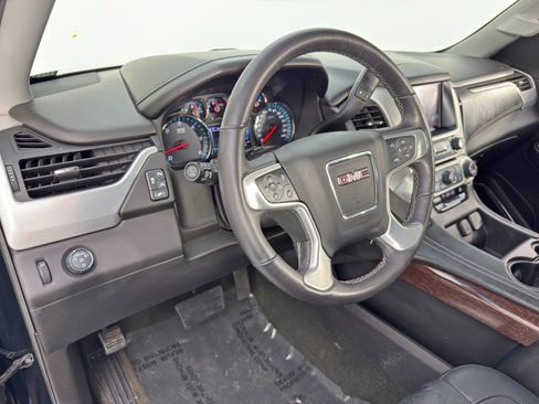 Used 2017 GMC Yukon XL SLT w/ Premium Edition image 13