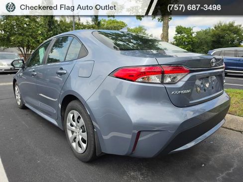 Used 2020 Toyota Corolla LE FWD image 4