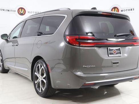 Used 2024 Chrysler Pacifica Pinnacle image 4