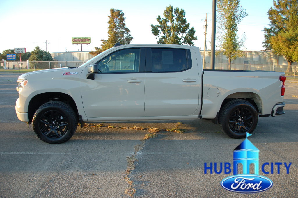 Used 2026 Chevrolet Silverado 1500 RST w/ Z71 Off-Road Package AWD/4WD image 2