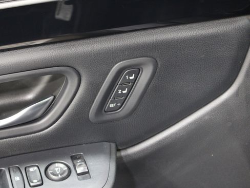 Used 2023 Honda Pilot Touring image 8