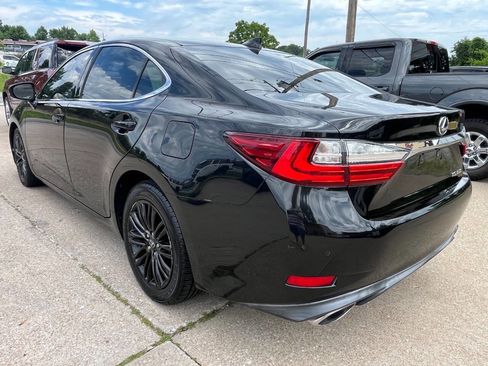 Used 2016 Lexus ES 350 w/ Premium Package w/Wood Trim FWD image 4