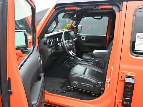 Used 2023 Jeep Wrangler Unlimited Sahara w/ LED Lighting Group AWD/4WD image 12