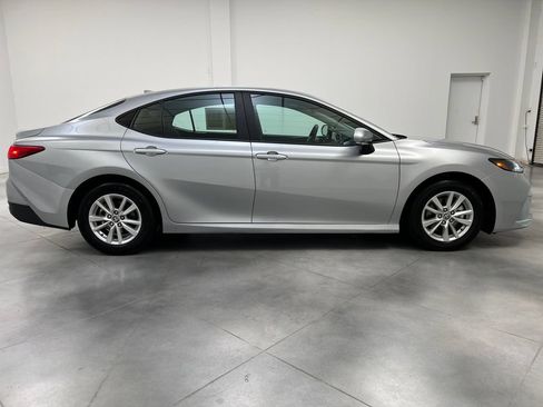 Used 2025 Toyota Camry LE FWD image 10