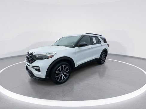 Used 2020 Ford Explorer ST image 4