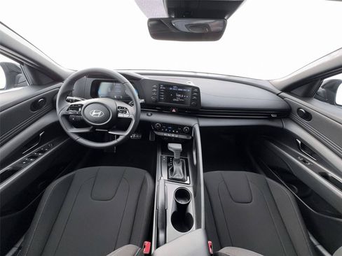 New 2026 Hyundai Elantra Sport FWD image 32