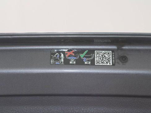 Used 2024 Mercedes-Benz GLE 450e 4MATIC image 17