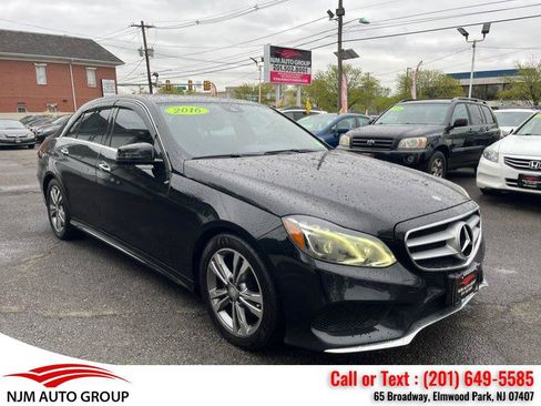 Used 2016 Mercedes-Benz E 250 4MATIC Sedan image 1
