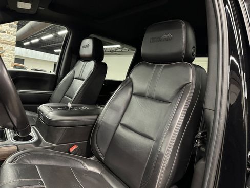 Used 2022 Chevrolet Silverado 2500 High Country w/ Z71 Off-Road Package image 23