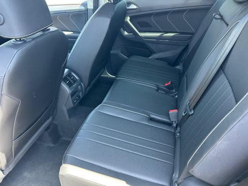 Used 2023 Volkswagen Tiguan SE FWD image 16