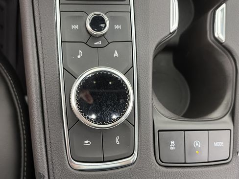 Used 2022 Cadillac XT4 Premium Luxury w/ Technology Package AWD/4WD image 31