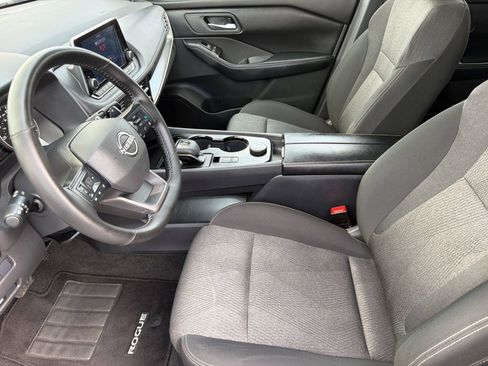 Used 2025 Nissan Rogue SV AWD/4WD image 5