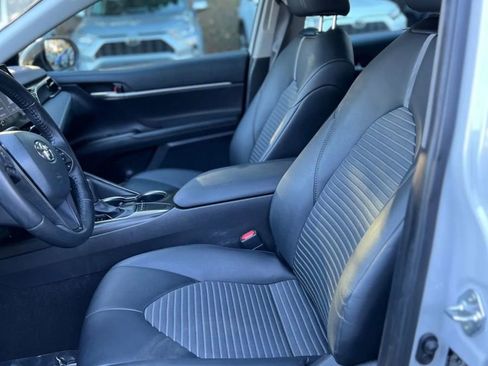 Used 2023 Toyota Camry SE image 12