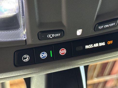 Certified 2022 Chevrolet Silverado 1500 RST AWD/4WD image 16