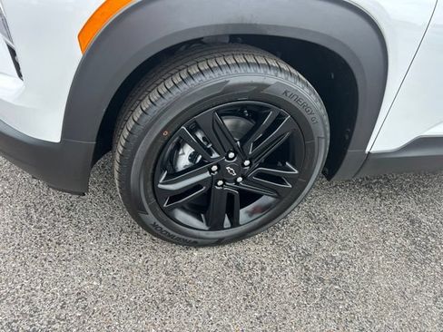 New 2026 Chevrolet TrailBlazer LT w/ Midnight Edition FWD image 10