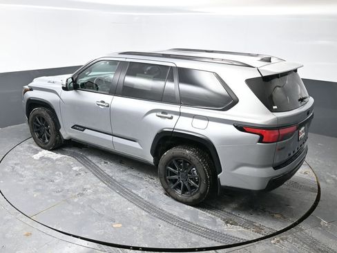 Used 2024 Toyota Sequoia Platinum AWD/4WD image 20