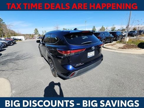 Used 2021 Toyota Highlander XLE image 10
