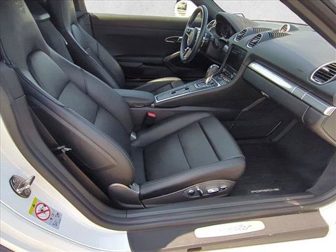 Used 2025 Porsche 718 Boxster RWD image 19
