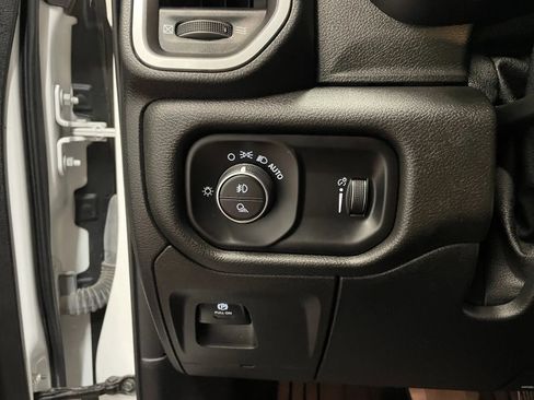 Used 2021 RAM 1500 Big Horn AWD/4WD image 28