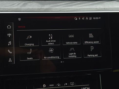 Used 2024 Audi Q8 e-tron Premium Plus image 42