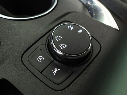 Used 2023 Chevrolet Traverse RS AWD/4WD image 35