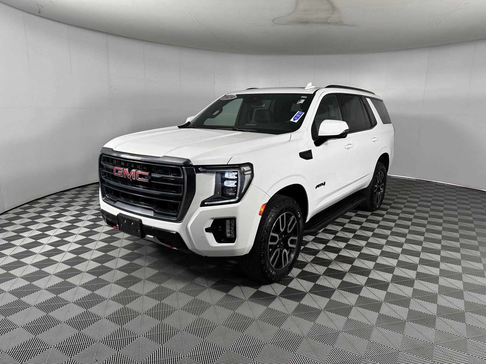 Used 2024 GMC Yukon AT4 w/ Technology Package AWD/4WD image 14
