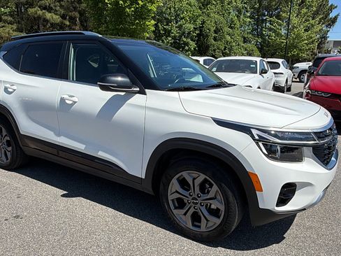 Used 2024 Kia Seltos S FWD image 5