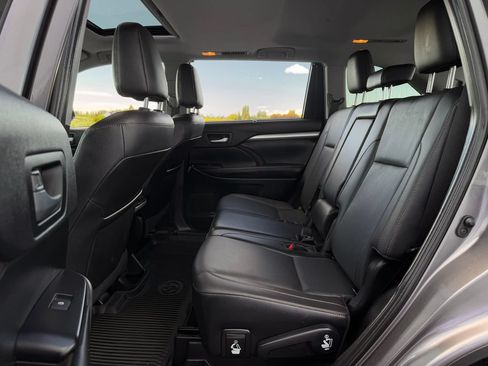 Certified 2019 Toyota Highlander XLE AWD/4WD image 23