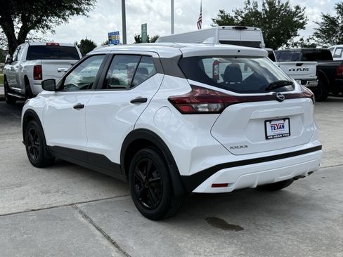 Used 2024 Nissan Kicks S FWD image 7