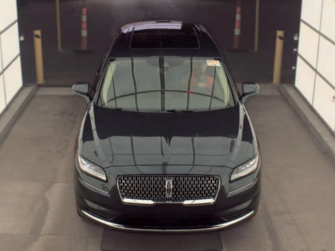 Used 2023 Lincoln Nautilus Reserve AWD/4WD image 3