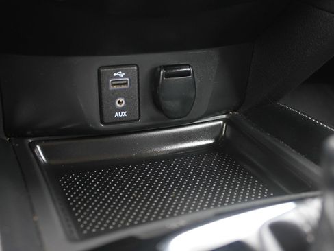 Used 2017 Nissan Rogue SL image 20