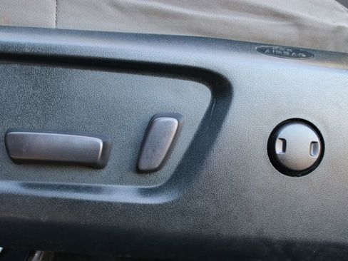 Used 2018 Toyota Tundra SR5 w/ SR5 Upgrade Package image 10