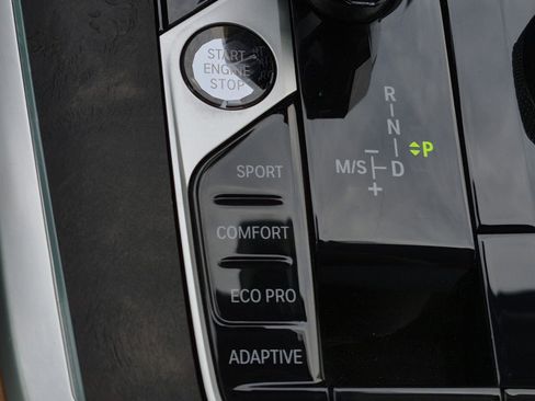 Certified 2022 BMW X7 xDrive40i w/ Premium Package image 24