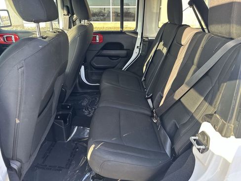 Used 2021 Jeep Wrangler Unlimited Sahara image 22