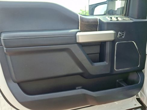 Used 2022 Ford F350 Lariat w/ Lariat Ultimate Package AWD/4WD image 12