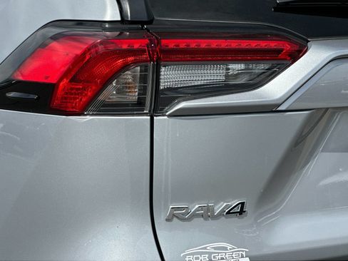 Used 2025 Toyota RAV4 XLE AWD/4WD image 32