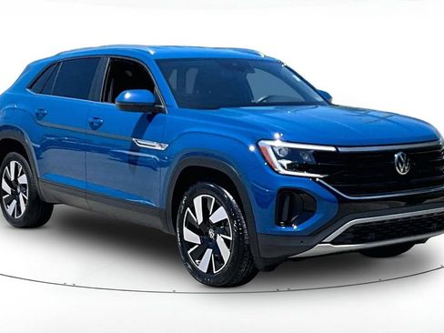 Certified 2025 Volkswagen Atlas Cross Sport SE FWD image 1